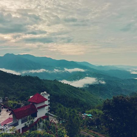 บลู ไพน์ รีสอร์ต ลันส์ดาวน์ Hotel ลันส์โดว์นี ภายนอก รูปภาพ
