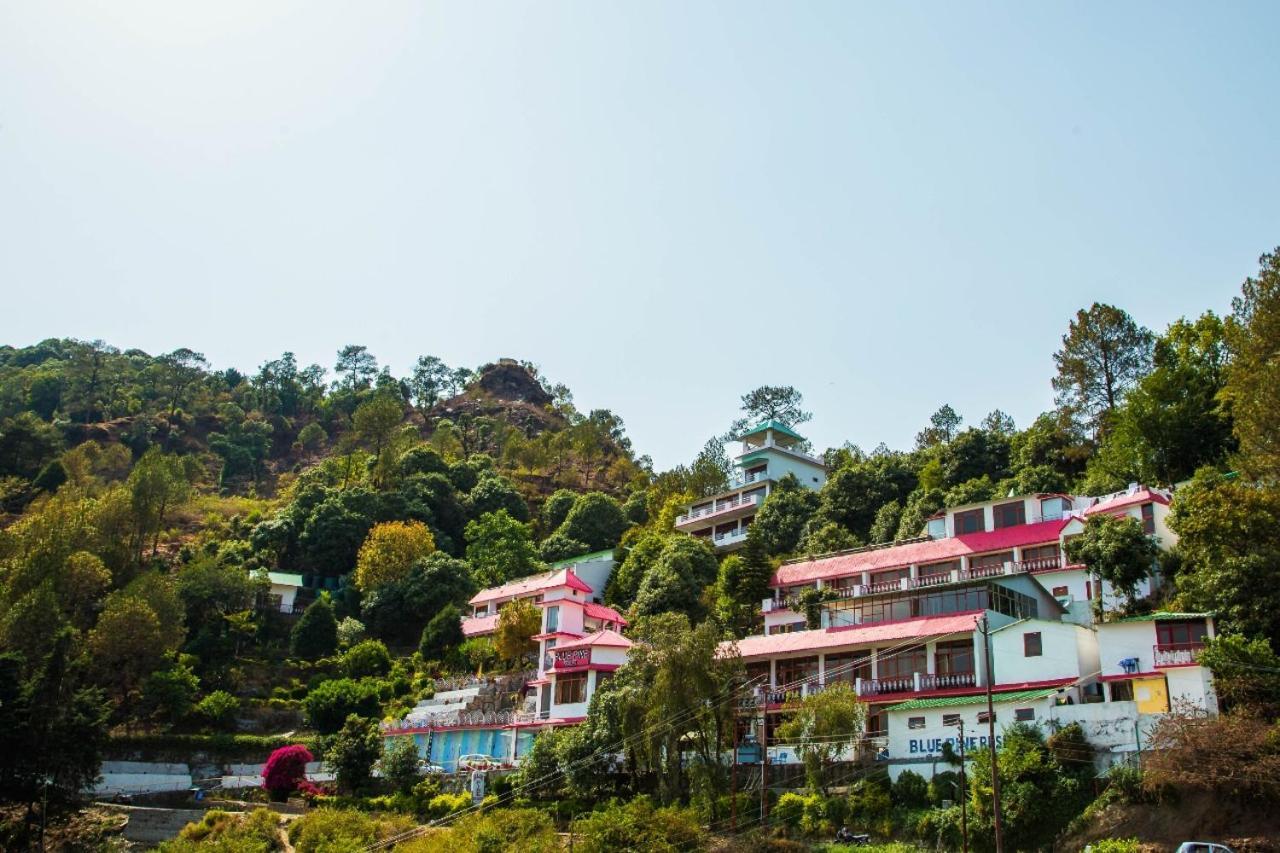 บลู ไพน์ รีสอร์ต ลันส์ดาวน์ Hotel ลันส์โดว์นี ภายนอก รูปภาพ