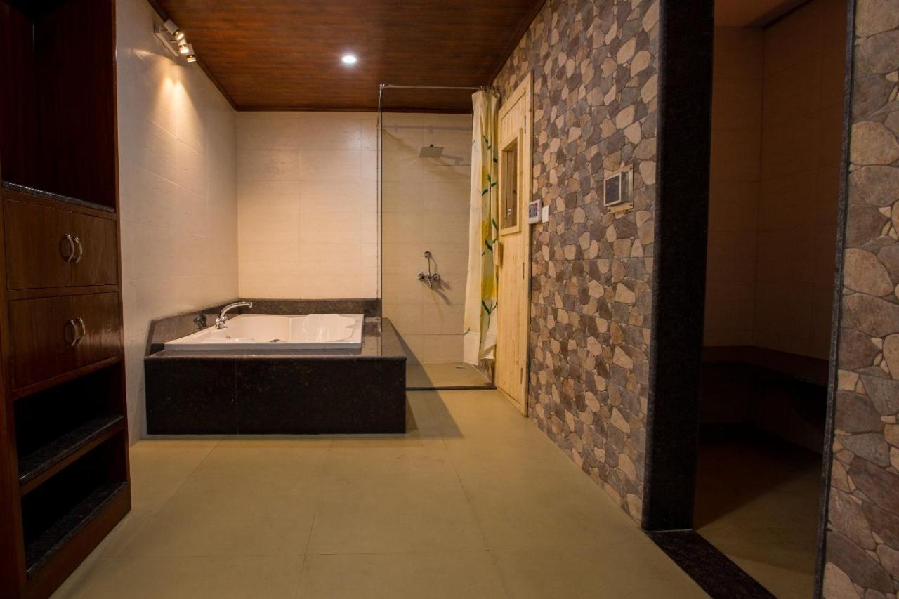 บลู ไพน์ รีสอร์ต ลันส์ดาวน์ Hotel ลันส์โดว์นี ภายนอก รูปภาพ