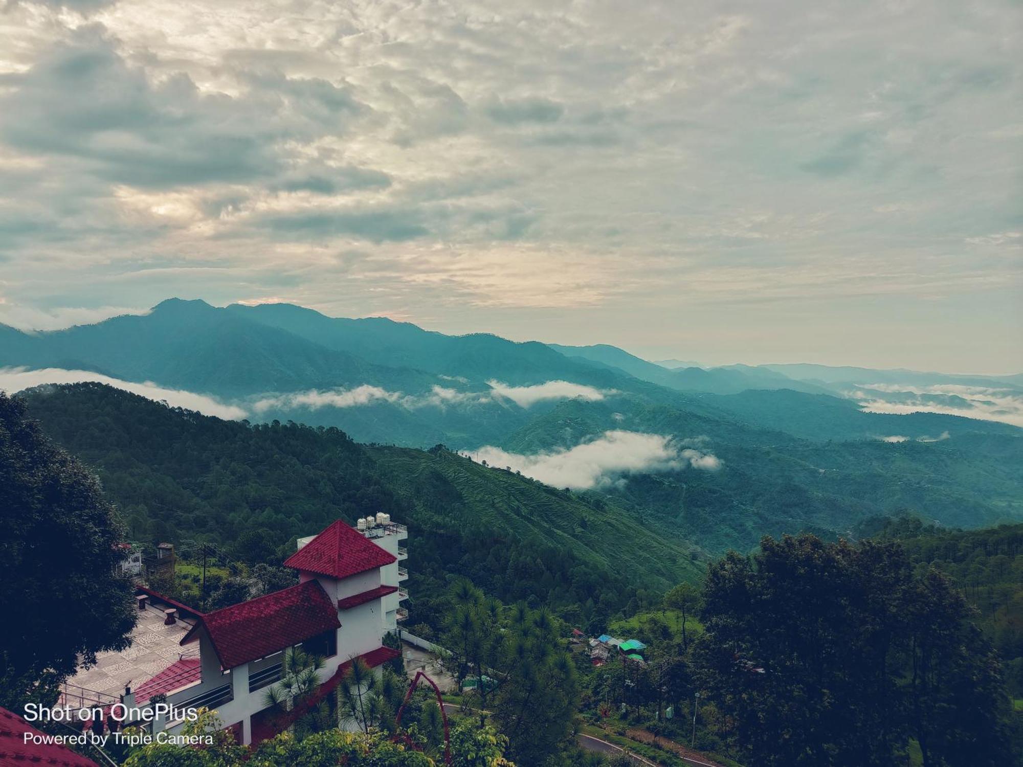 บลู ไพน์ รีสอร์ต ลันส์ดาวน์ Hotel ลันส์โดว์นี ภายนอก รูปภาพ