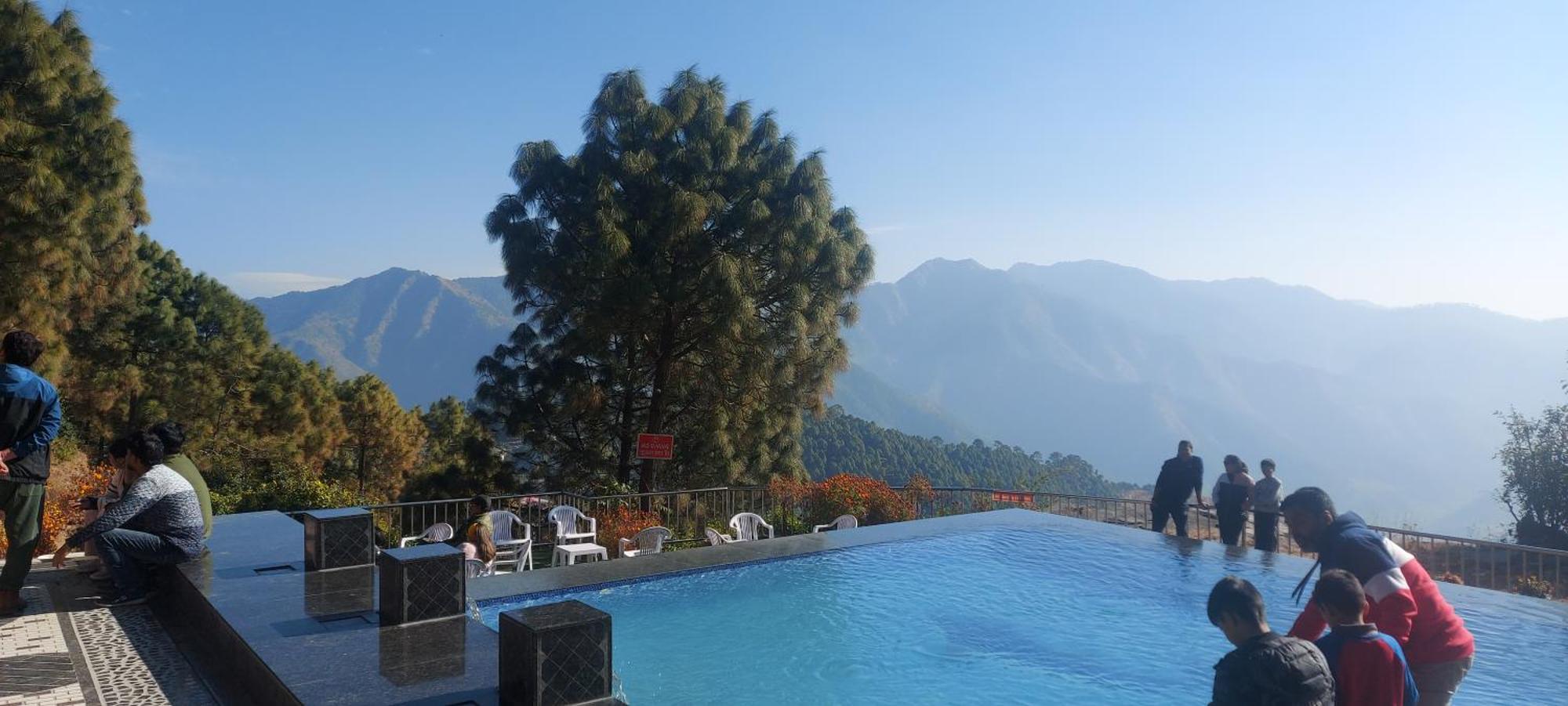 บลู ไพน์ รีสอร์ต ลันส์ดาวน์ Hotel ลันส์โดว์นี ภายนอก รูปภาพ