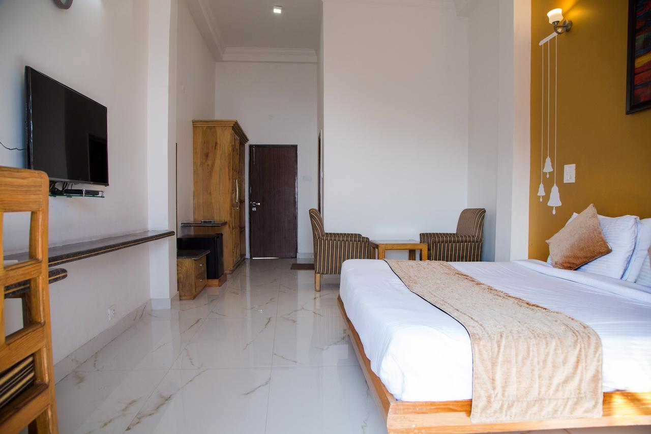 บลู ไพน์ รีสอร์ต ลันส์ดาวน์ Hotel ลันส์โดว์นี ภายนอก รูปภาพ